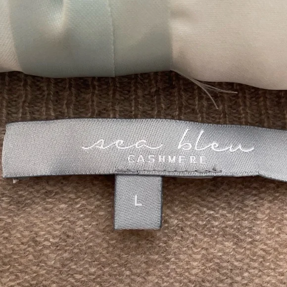 Cashmere Brown and Cream Pull Over Sweater. Size Large - Picture 3 of 4